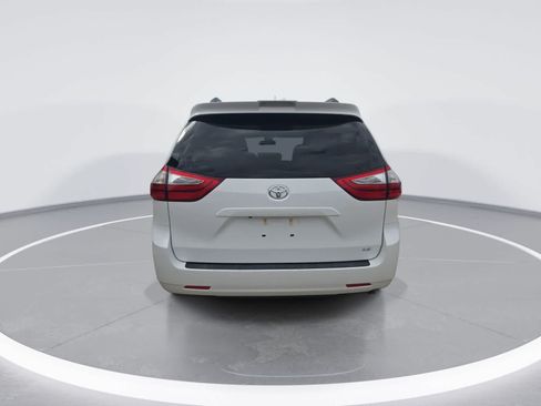 Used 2018 Toyota Sienna LE FWD image 7