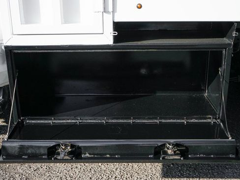 Used 2022 RAM 5500 Tradesman w/ Chrome Appearance Group image 7