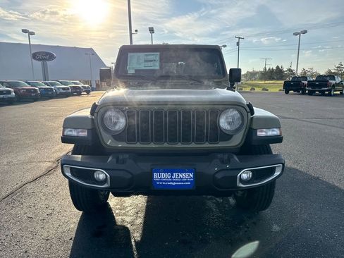 New 2025 Jeep Gladiator Sport w/ Dual Top Group image 8
