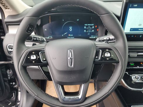 New 2026 Lincoln Corsair Premiere image 16