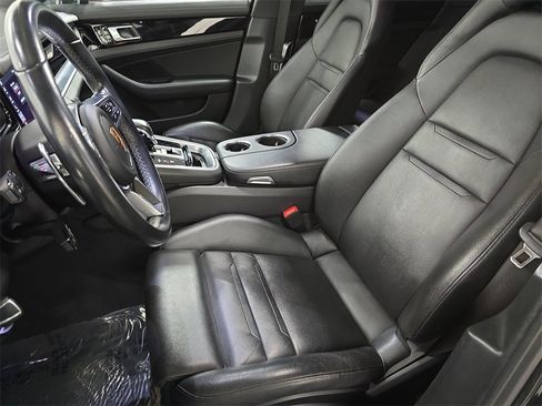 Used 2019 Porsche Panamera 4 image 5