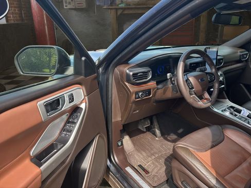 Used 2023 Ford Explorer King Ranch w/ Technology Package AWD/4WD image 17