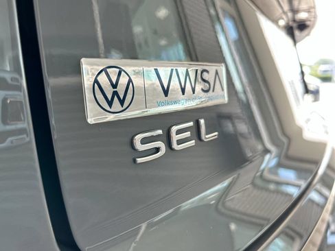 Certified 2025 Volkswagen Atlas Cross Sport SEL Premium R-Line AWD/4WD image 48