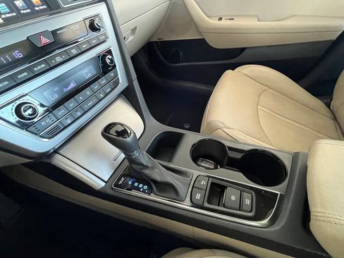 Used 2016 Hyundai Sonata Limited w/ Option Group 05 FWD image 22