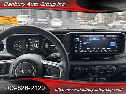 Used 2024 Jeep Wrangler Unlimited Sahara AWD/4WD image 10