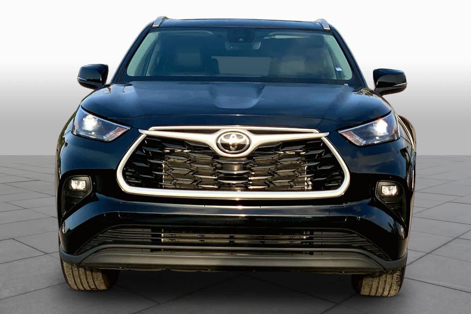 Used 2026 Toyota Highlander XLE AWD/4WD image 4