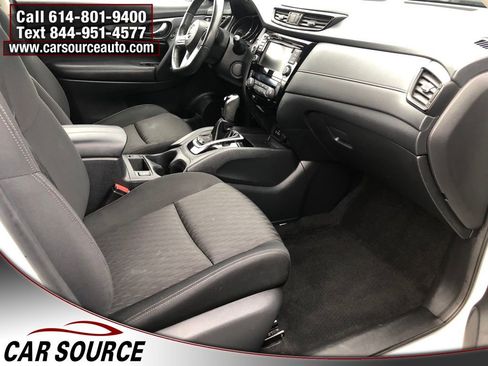 Used 2018 Nissan Rogue SV w/ Premium Package AWD/4WD image 17