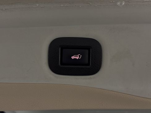 Used 2020 Nissan Rogue SV image 30