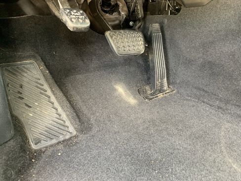 Used 2019 Toyota Camry SE image 17