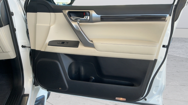 Used 2023 Lexus GX 460 Premium w/ Premium Package AWD/4WD image 23