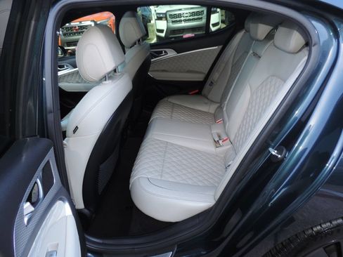 Used 2022 Genesis G70 3.3T RWD image 21