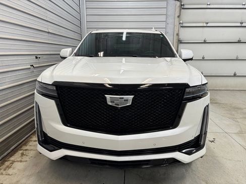 Used 2023 Cadillac Escalade Sport w/ LPO, ONYX Package AWD/4WD image 2
