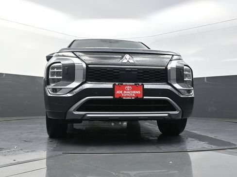 Used 2025 Mitsubishi Outlander SE AWD/4WD image 32