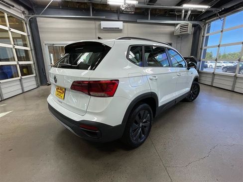 Used 2024 Volkswagen Taos S FWD image 5