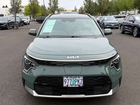 Used 2023 Kia Niro Wind w/ Wind Preserve Package FWD image 3
