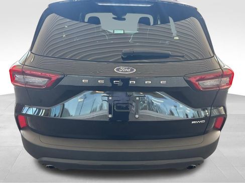 Used 2025 Ford Escape ST-Line AWD/4WD image 4