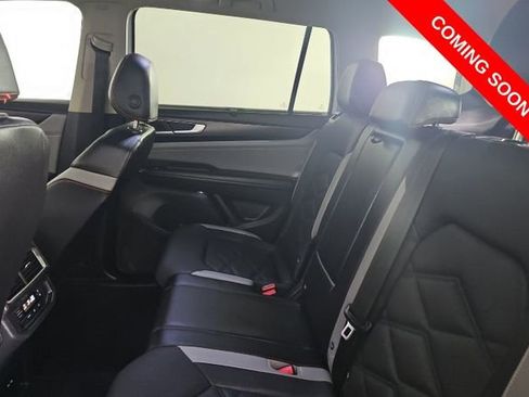 Used 2024 Volkswagen Atlas Peak Edition SEL image 7