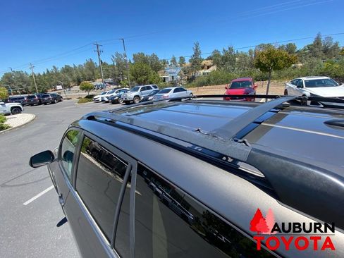 Used 2011 Toyota RAV4 Limited w/ Limited Extra Value Pkg AWD/4WD image 9