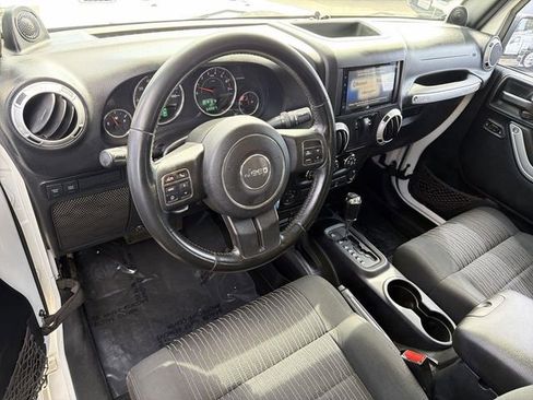 Used 2011 Jeep Wrangler Rubicon w/ PWR Convenience Group AWD/4WD image 17