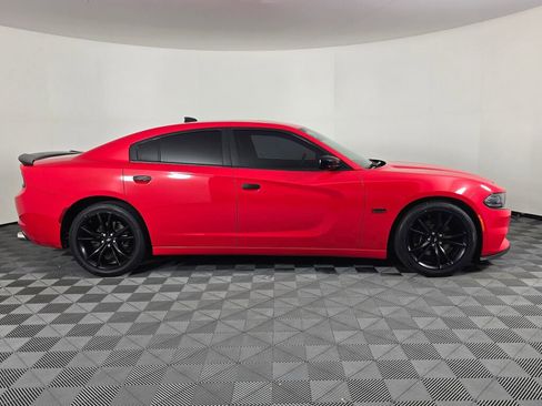 Used 2017 Dodge Charger R/T w/ Blacktop Package image 2