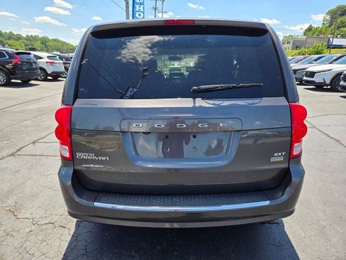 Used 2017 Dodge Grand Caravan SXT FWD image 7