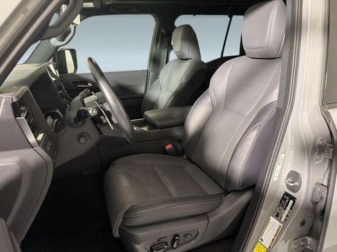 Used 2025 Lexus GX 550 w/ Accessory Package (2T) AWD/4WD image 5