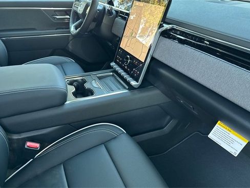 New 2026 GMC Sierra EV Elevation image 17