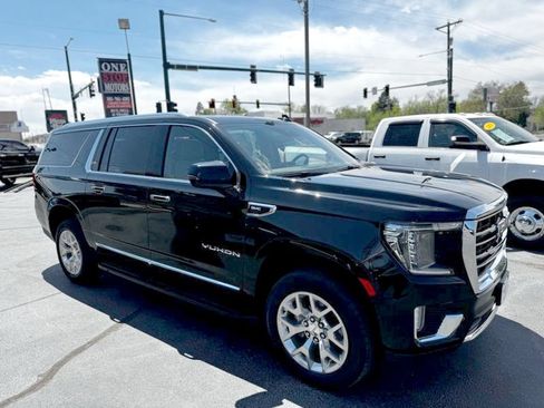Used 2023 GMC Yukon XL SLT w/ SLT Premium Package AWD/4WD image 6