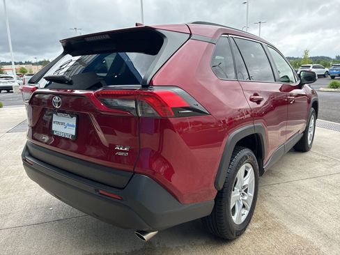 Used 2019 Toyota RAV4 XLE AWD/4WD image 5