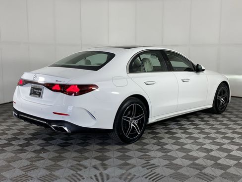 Used 2025 Mercedes-Benz E 350 4MATIC Sedan image 7