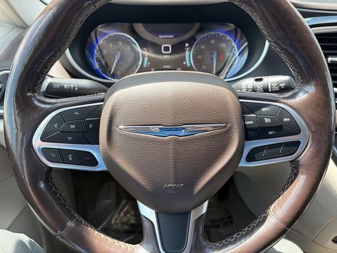 Used 2020 Chrysler Pacifica Touring-L Plus FWD image 39