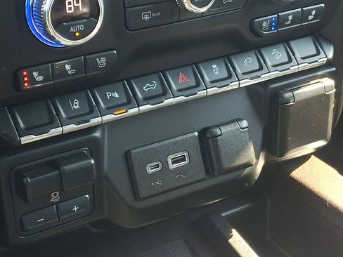 Certified 2022 GMC Sierra 2500 Denali w/ Denali Ultimate Package image 26