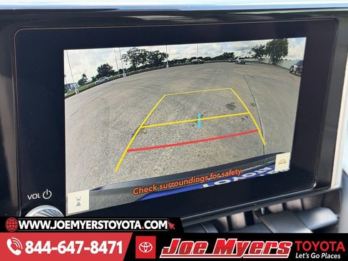 Used 2025 Toyota RAV4 XLE w/ Convenience Package image 19