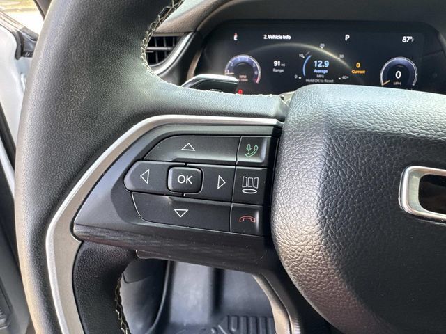 Used 2023 Jeep Grand Cherokee L Laredo RWD image 27