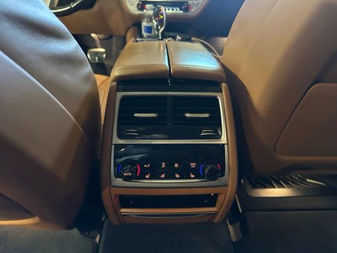 Used 2019 BMW M760i xDrive image 11