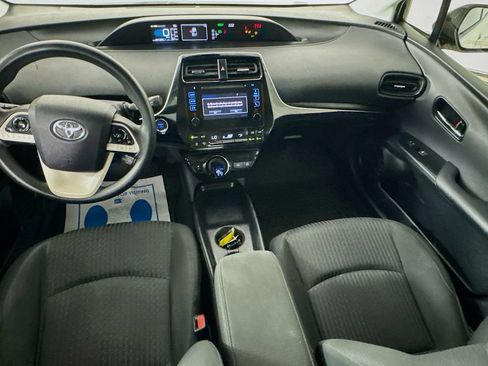 Used 2017 Toyota Prius Two w/ Prius Two Safety Plus Package FWD image 25
