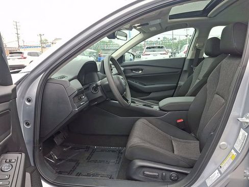 Certified 2025 Honda Accord SE image 13