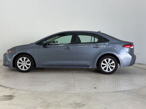 Used 2025 Toyota Corolla LE FWD image 2