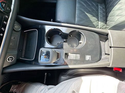 Used 2021 Nissan Rogue Platinum image 25