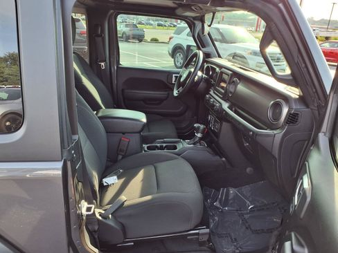 Used 2022 Jeep Wrangler Sport AWD/4WD image 22