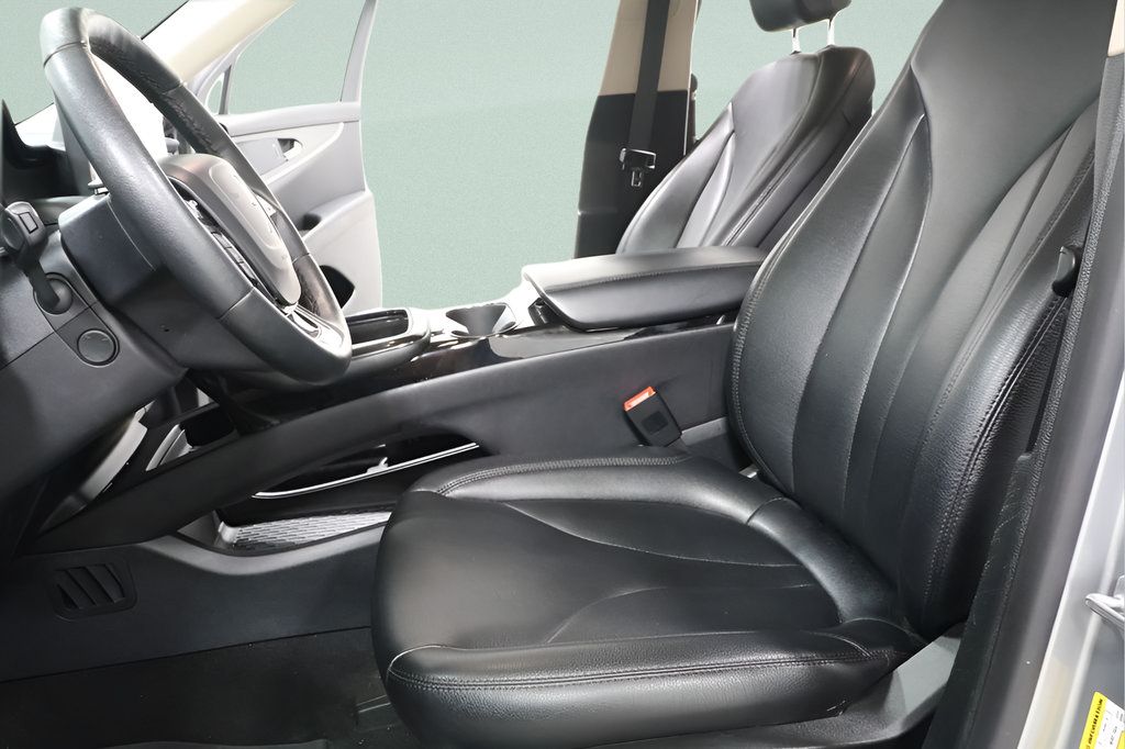 Used 2023 Lincoln Nautilus FWD w/ Premium Package image 22