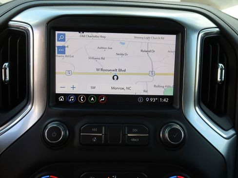 Certified 2020 Chevrolet Silverado 1500 LTZ w/ Technology Package image 24