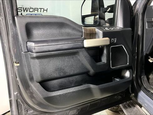 Used 2021 Ford F250 Lariat w/ Tremor Off-Road Package AWD/4WD image 18