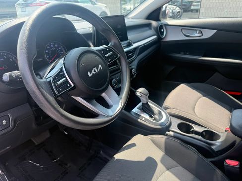 Used 2023 Kia Forte LXS FWD image 9