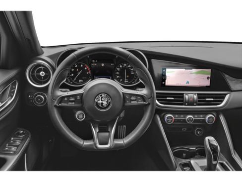 Used 2023 Alfa Romeo Giulia Sprint RWD image 9