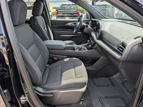 Used 2026 Chevrolet Traverse LT w/ Driver Confidence Package FWD image 11