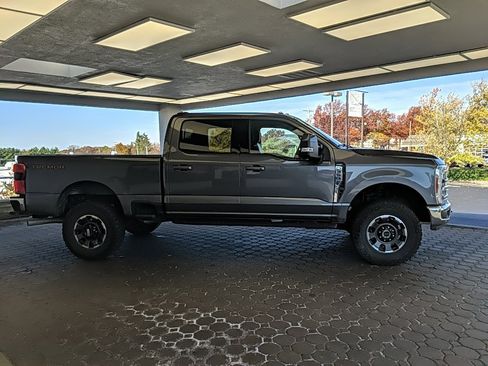 Used 2023 Ford F350 Lariat w/ Lariat Ultimate Package image 4