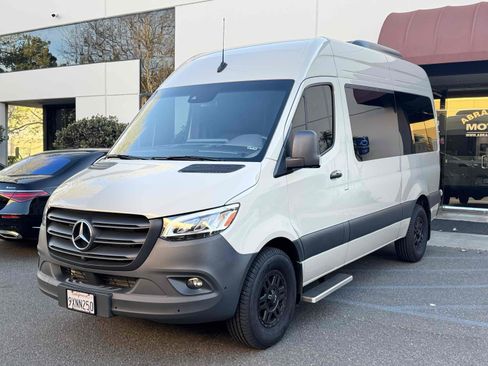 Used 2024 Mercedes-Benz Sprinter 2500 image 9