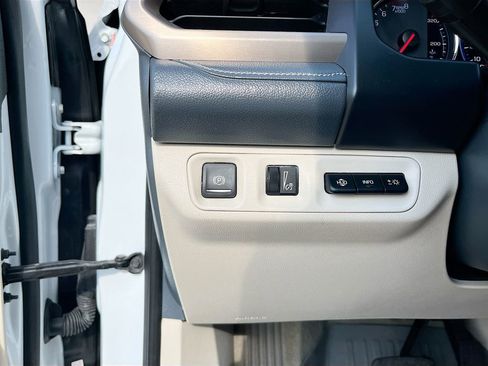 Used 2023 GMC Acadia Denali w/ Denali Ultimate Package image 10