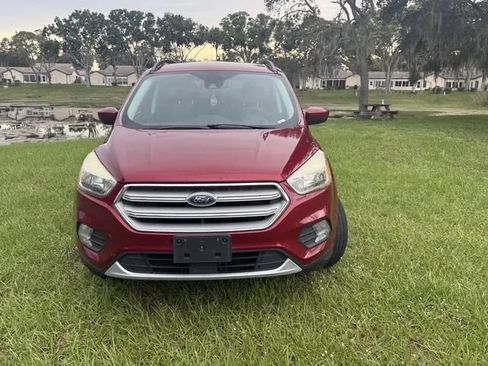 Used 2018 Ford Escape SE w/ Ford Safe & Smart Package AWD/4WD image 2
